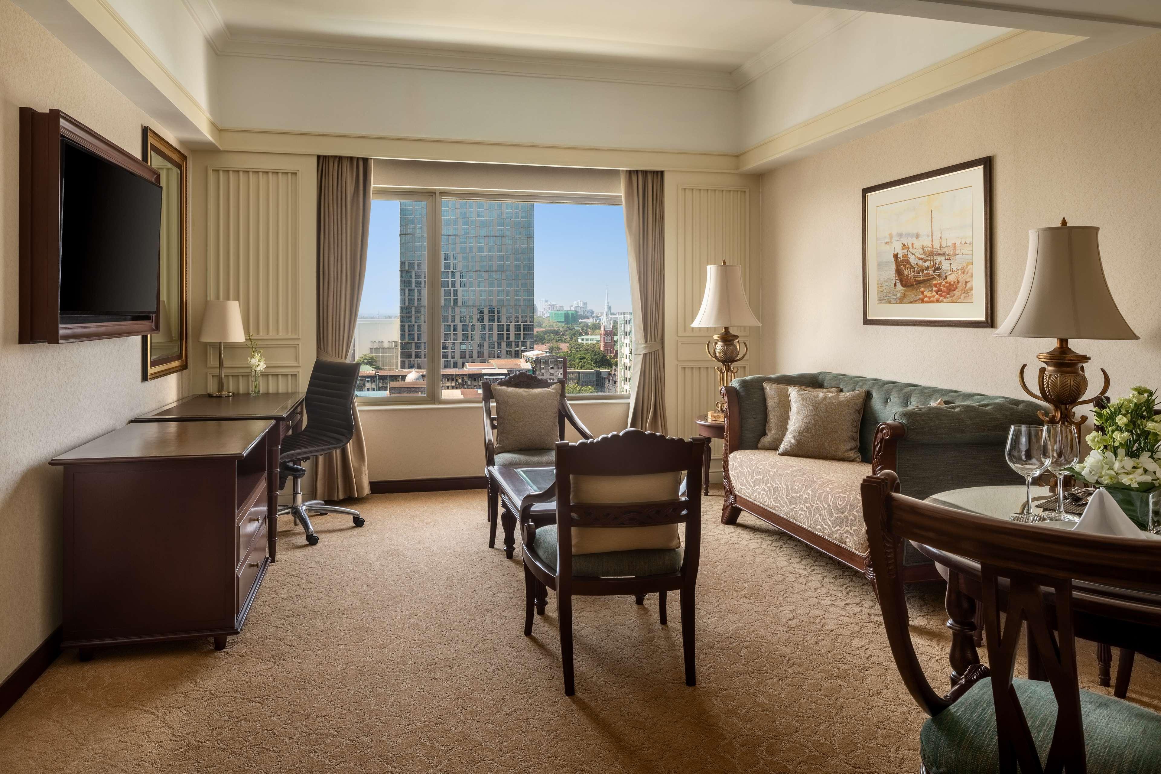 Sule Shangri-La, Yangon Exterior photo
